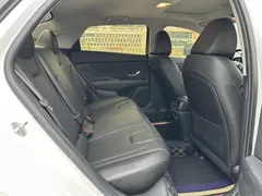 2022 Hyundai Elantra 1.5L CVT LUX Premium, белый — фото 19