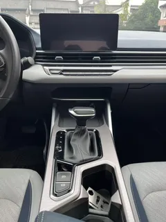 2022 Geely Emgrand 4th Gen 1.5L CVT Flagship, белый — фото 13