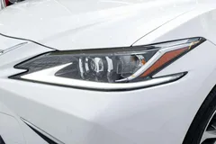 2022 Lexus ES 200 Excellence, белый — фото 8