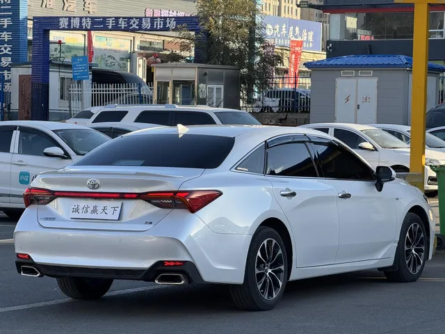 2023 Toyota Avalon 2.5L AT Luxury