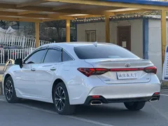2023 Toyota Avalon 2.5L AT Luxury, белый — фото 8