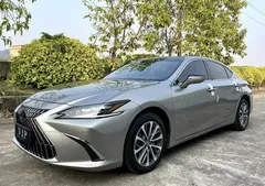 2022 Lexus ES 200 Excellence — фото 1