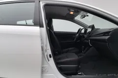 2022 Toyota Yaris L Zhixuan X 1.5L CVT Leading Plus, белый — фото 22