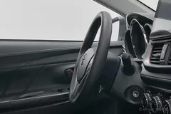 2022 Toyota Yaris L Zhixuan X 1.5L CVT Leading Plus, белый — фото 23