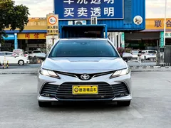2021 Toyota Camry 2.5G Luxury — фото 2