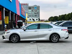 2021 Toyota Camry 2.5G Luxury — фото 3