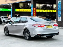 2021 Toyota Camry 2.5G Luxury — фото 4