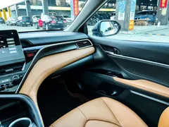 2021 Toyota Camry 2.5G Luxury — фото 12
