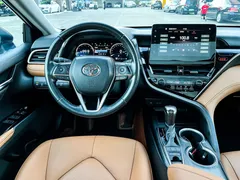 2021 Toyota Camry 2.5G Luxury — фото 13