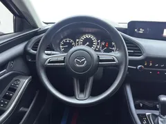2021 Mazda Mazda3 2.0L AT, красный — фото 11