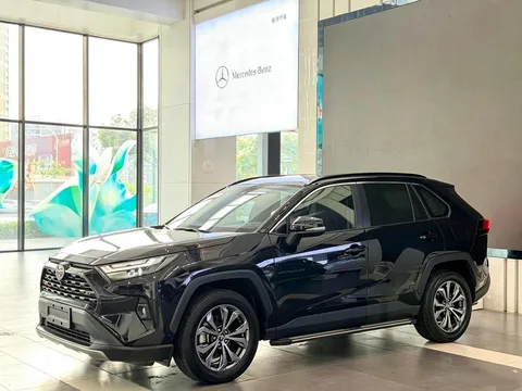 2023 Toyota RAV4 2.0L CVT 2WD Fashion Plus