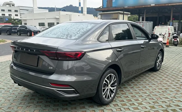 2022 Geely Emgrand 4th Gen 1.5L CVT Flagship
