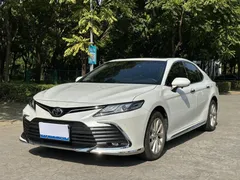 2023 Toyota Camry 2.0G Luxury, белый — фото 1