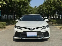 2023 Toyota Camry 2.0G Luxury, белый — фото 2