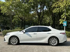 2023 Toyota Camry 2.0G Luxury, белый — фото 5
