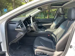 2023 Toyota Camry 2.0G Luxury, белый — фото 10