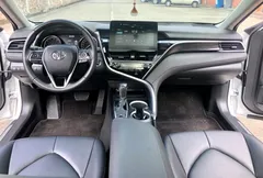 2023 Toyota Camry 2.0G Luxury, белый — фото 7
