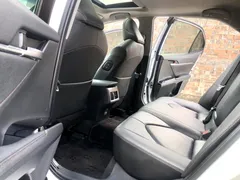 2023 Toyota Camry 2.0G Luxury, белый — фото 9