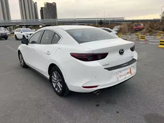 2021 Mazda Mazda3 2.0L AT, белый — фото 4