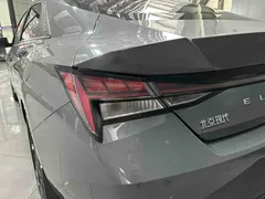 2022 Hyundai Elantra 1.5L CVT LUX Premium — фото 4