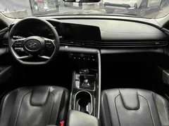 2022 Hyundai Elantra 1.5L CVT LUX Premium — фото 6