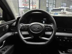 2022 Hyundai Elantra 1.5L CVT LUX Premium — фото 9