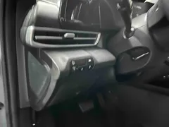 2022 Hyundai Elantra 1.5L CVT LUX Premium — фото 13