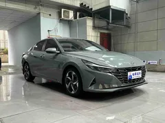 2022 Hyundai Elantra 1.5L CVT LUX Premium — фото 21