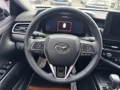 2022 Toyota Camry 2.5G Luxury, белый — фото 13