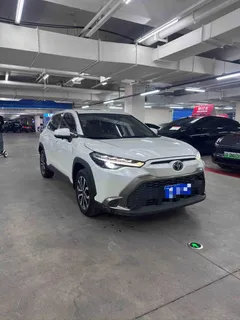2022 Toyota Frontlander 2.0L CVT Elite, белый — фото 3