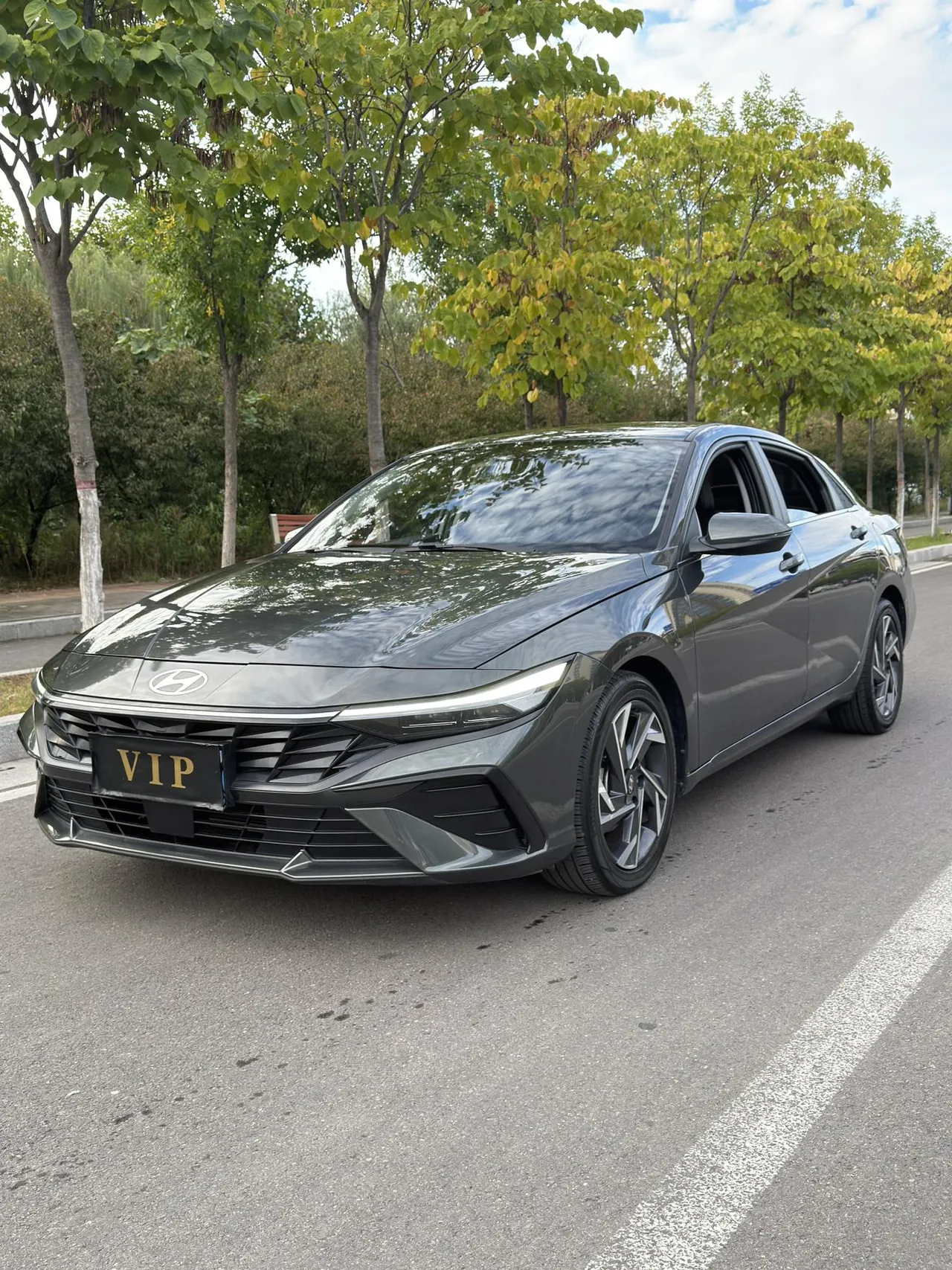 2023 Hyundai Elantra 1.5L CVT LUX Premium