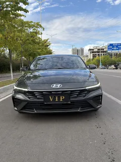 2023 Hyundai Elantra 1.5L CVT LUX Premium — фото 2