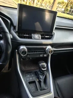 2022 Toyota RAV4 2.0L CVT 2WD Premium — фото 7
