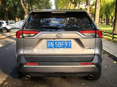 2022 Toyota RAV4 2.0L CVT 2WD Premium — фото 10