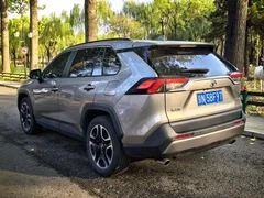 2022 Toyota RAV4 2.0L CVT 2WD Premium — фото 11