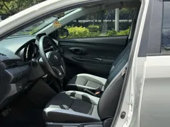 2022 Toyota Yaris L Zhixuan 1.5L CVT Leading Plus, белый — фото 4