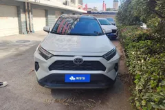 2023 Toyota RAV4 2.0L CVT 2WD Fashion Plus, белый — фото 3