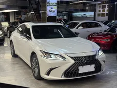 2022 Lexus ES 200 Excellence, белый — фото 3