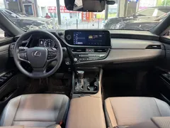 2022 Lexus ES 200 Excellence, белый — фото 9