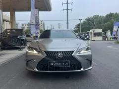 2022 Lexus ES 200 Excellence — фото 3