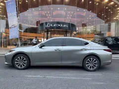 2022 Lexus ES 200 Excellence — фото 5