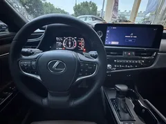 2022 Lexus ES 200 Excellence — фото 9
