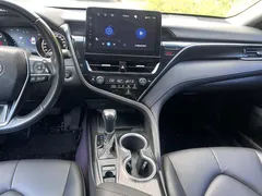 2023 Toyota Camry 2.0G Luxury, чёрный — фото 13