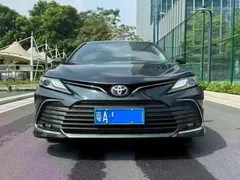 2022 Toyota Camry 2.5G Luxury, чёрный — фото 2