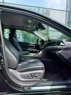 2022 Toyota Camry 2.5G Luxury, чёрный — фото 6