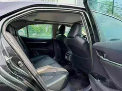2022 Toyota Camry 2.5G Luxury, чёрный — фото 8