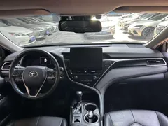 2022 Toyota Camry 2.5G Luxury, чёрный — фото 11