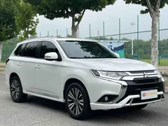 2021 Mitsubishi Outlander 2.0L 2WD 5, белый — фото 3