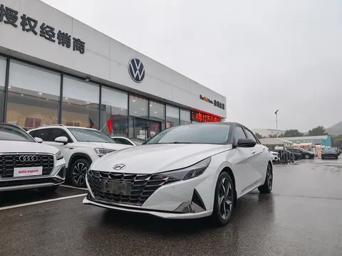 2022 Hyundai Elantra 1.5L CVT LUX Premium