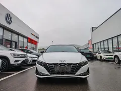 2022 Hyundai Elantra 1.5L CVT LUX Premium, белый — фото 2